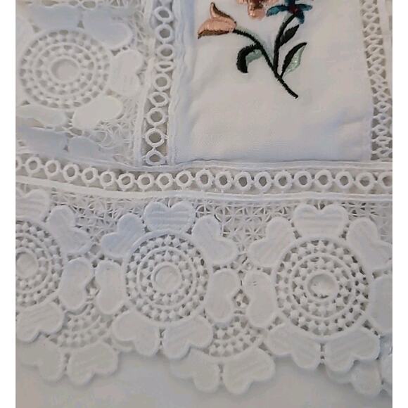 White Embroidered Crochet Crop Top XS Fairy Festival Coquette Dainty Romantic - Picture 6 of 7